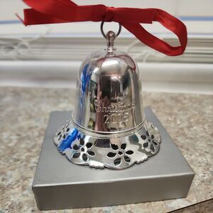 Towle Silversmiths Christmas Bell 2005 Poinsettia Musical Bell 25th Anniversary